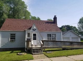 216 11th St NW, Faribault, MN 55021