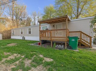 10 Fords Ln, Poughquag, NY 12570