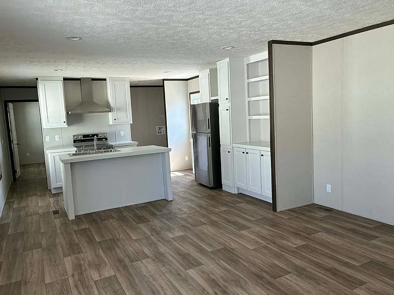 Hermosa Estates — Photo 37