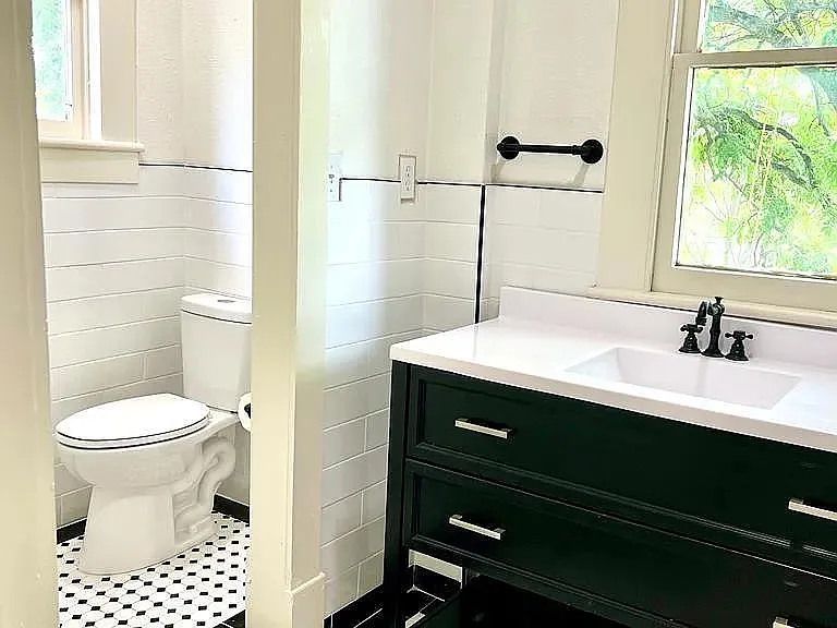 417 W Franklin St — Photo 14