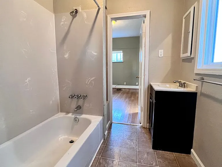 3209 Hannah St — Photo 13