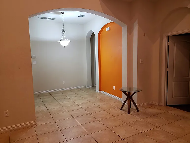 1948 Lantana Ln — Photo 4