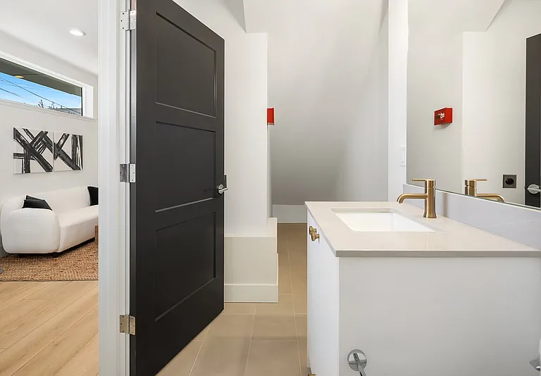 3606 Francis Ave N #B — Photo 8
