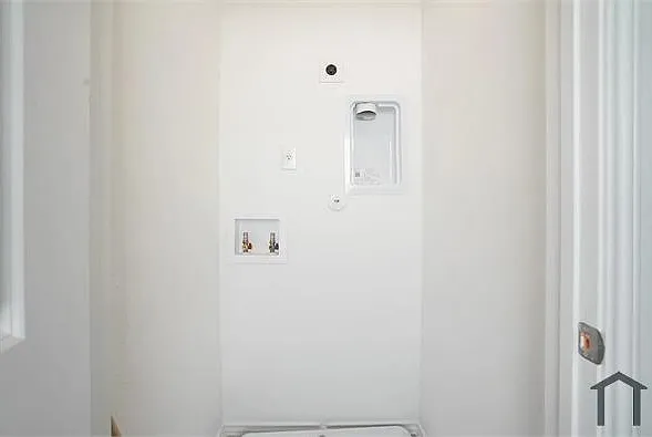 10921 Presa Way — Photo 14