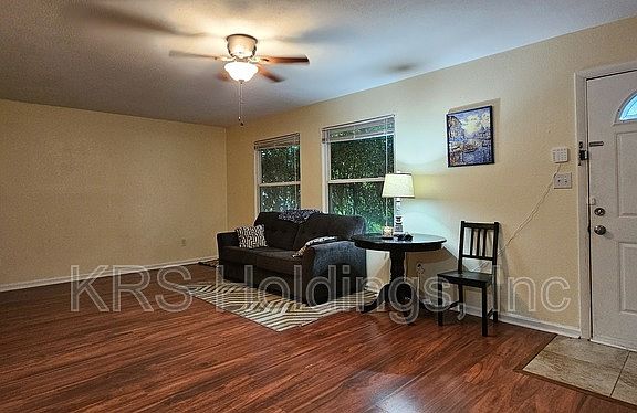 5th image of 218 N Palmyra Dr