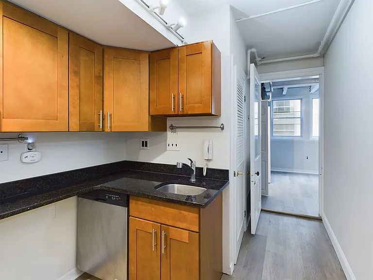 38 S. 3rd Street — Photo 11