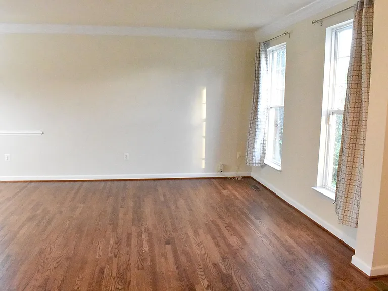 1310 Walker Dr — Photo 7