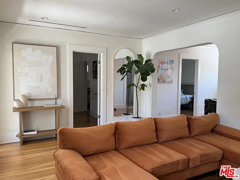 531 Burchett St — Photo 7