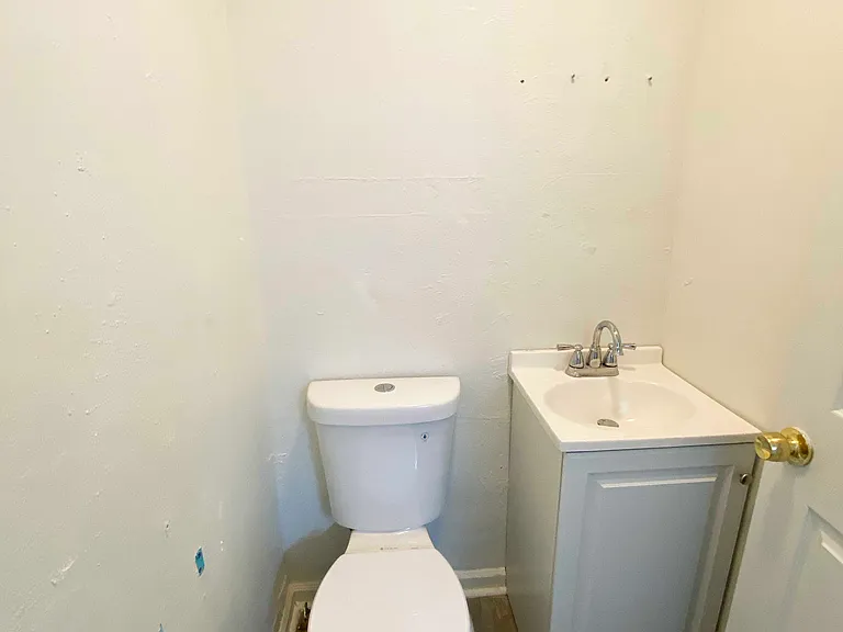 1433 Vernon Rd — Photo 4