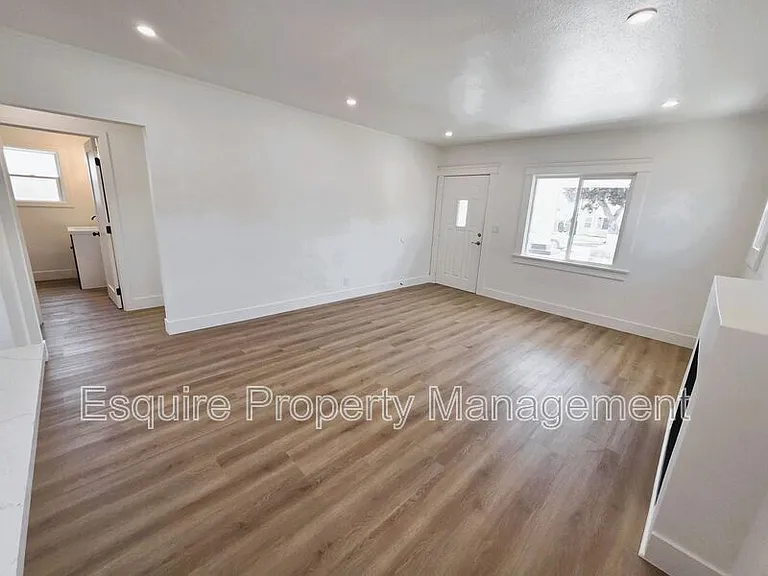 514 S Seaward Ave — Photo 6