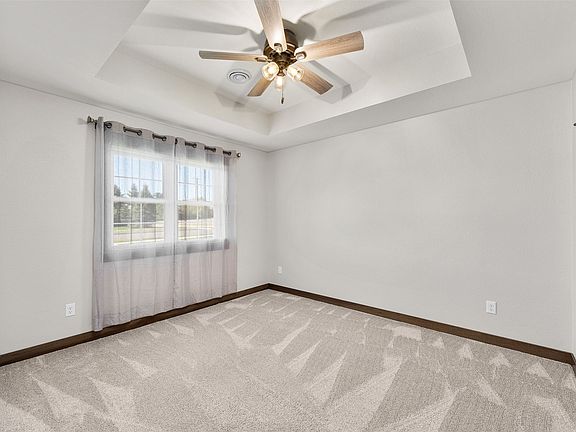 4th image of 938 Jeffers Ridge
