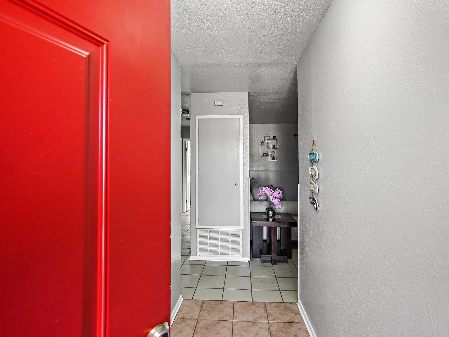 3 bed, 1132 sqft, $4,200 — Photo 2
