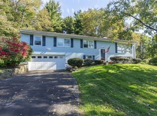 45 Clover Hill Dr, Poughkeepsie, NY 12603