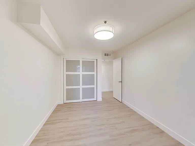 95 41st St #201 — Photo 9