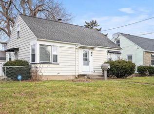 110 Ashwood Dr, Rochester, NY 14609