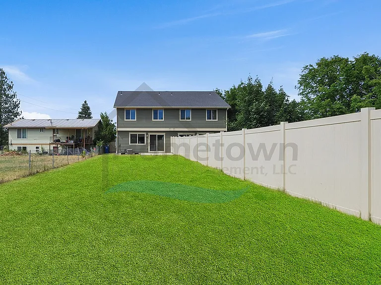 1622 E 3rd Ave — Photo 29