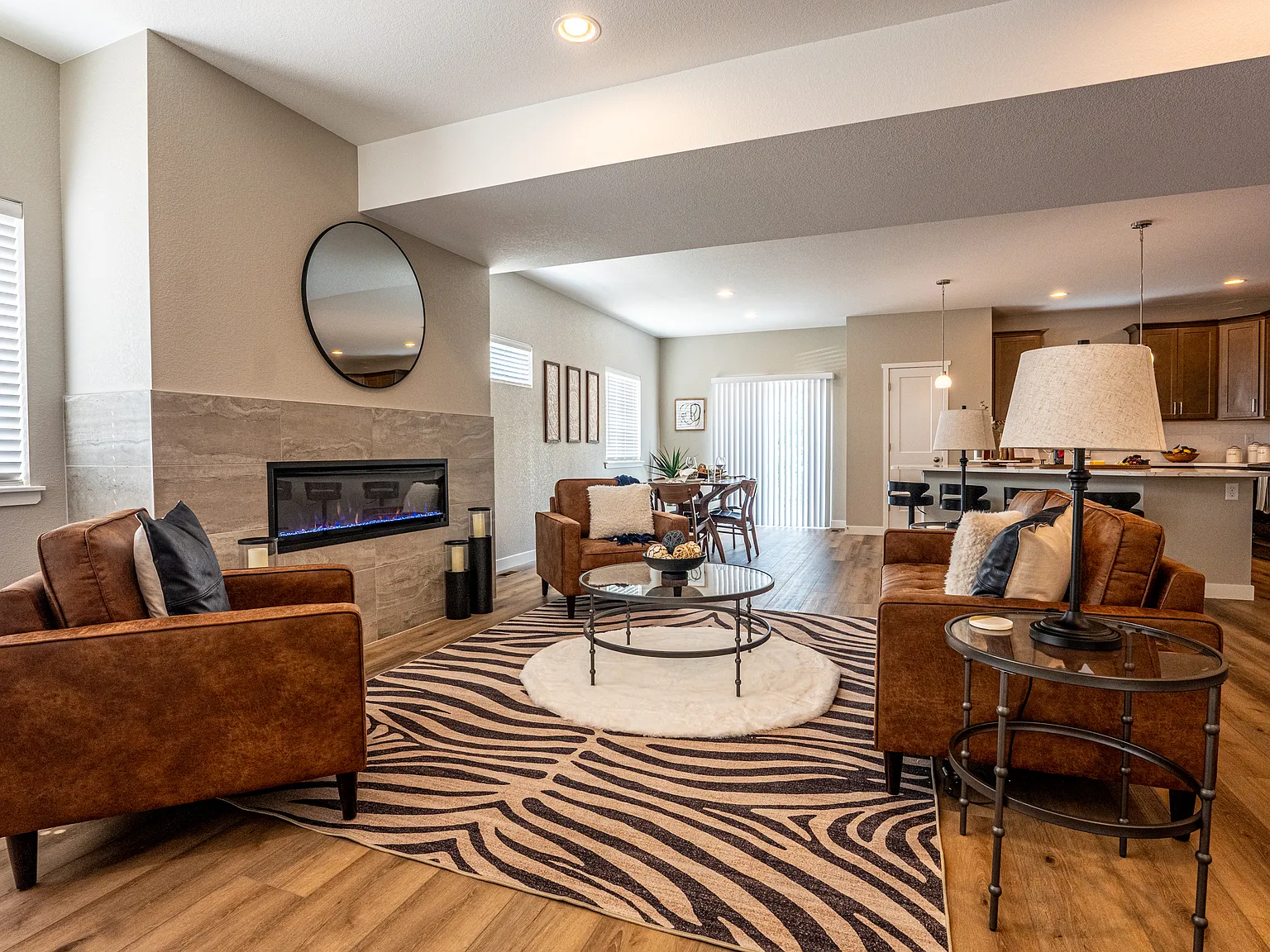 3 bed, 3.5 bath, 2658 sqft, $2,395 — Photo 3