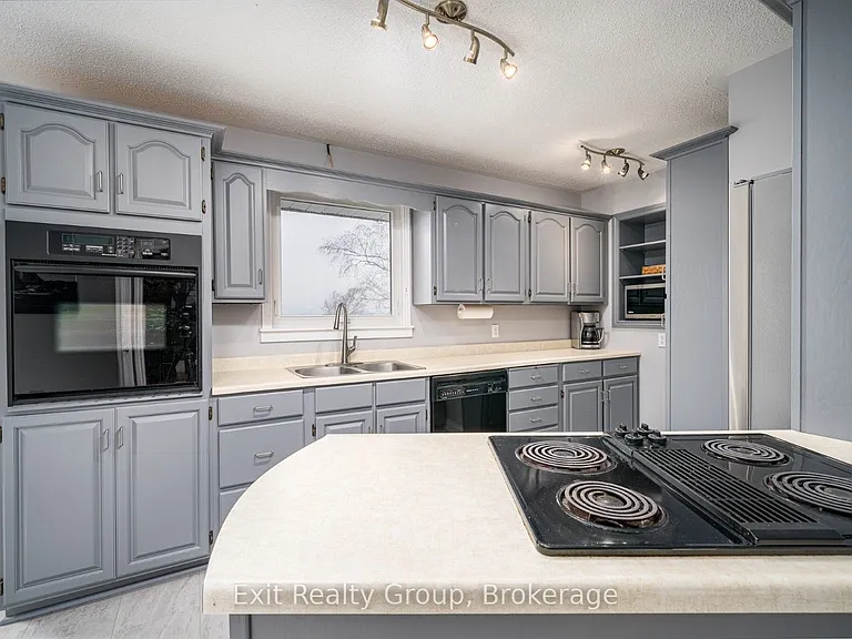 217 Massassauga Rd — Photo 7