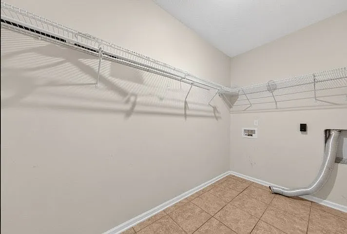 112 Kildrummy Ct — Photo 18
