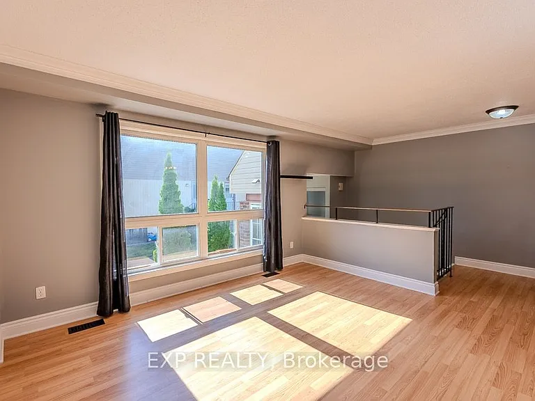 37 Forester Cres — Photo 6