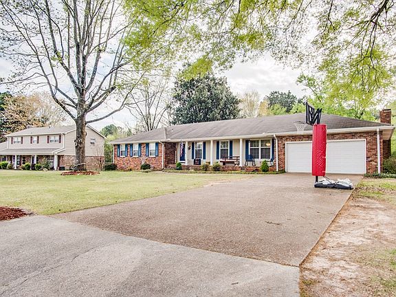 3rd image of 537 Hazelwood Dr