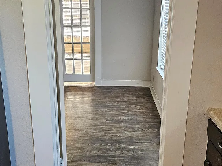 5081 FM 973 — Photo 11