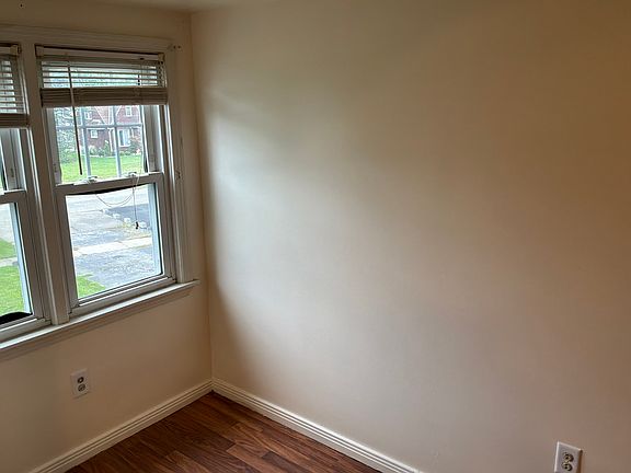 5th image of 388 Trumbull Ave SE