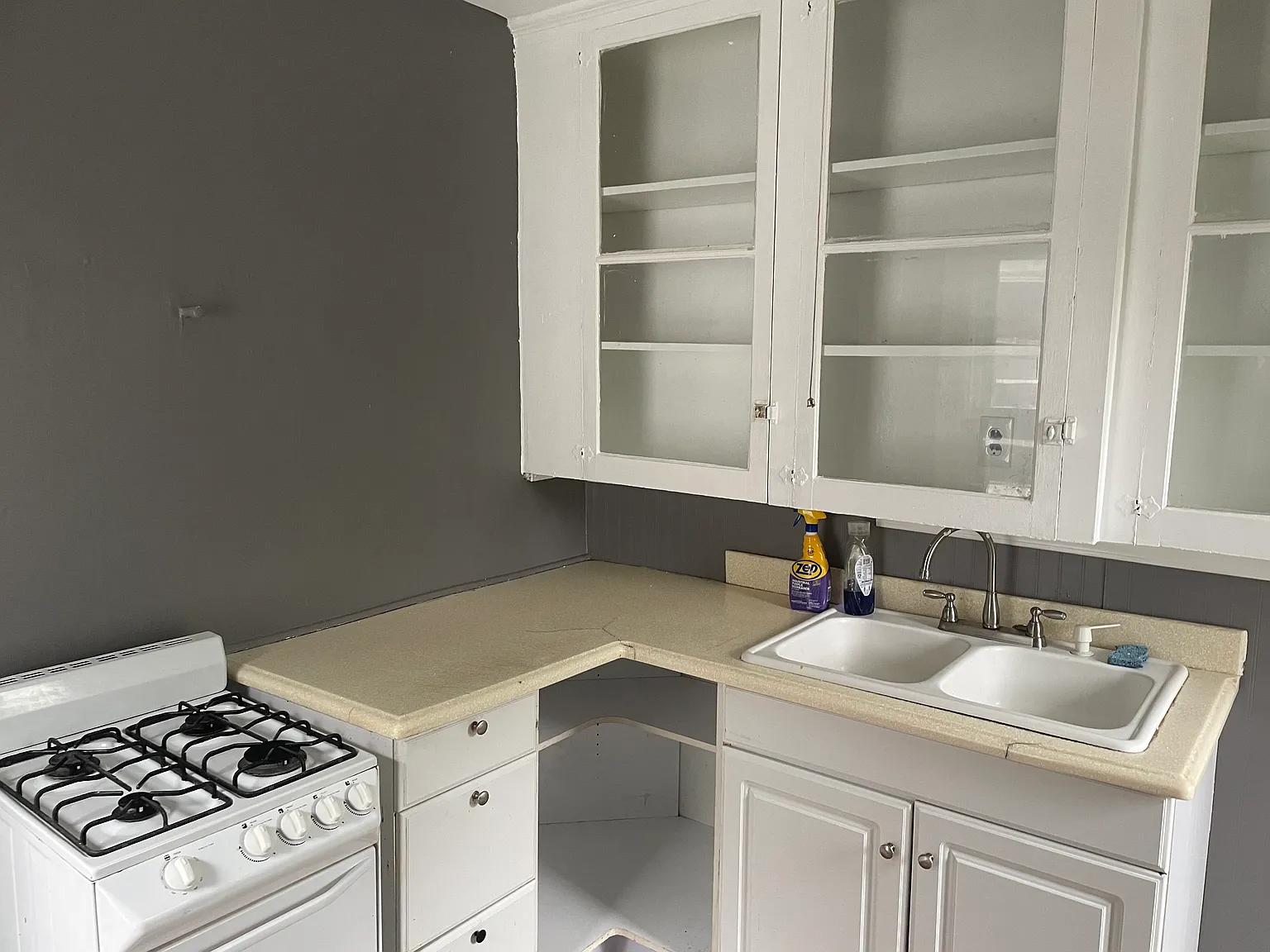 3 bed, 1.5 bath, 2022 sqft, $1,400 — Photo 4