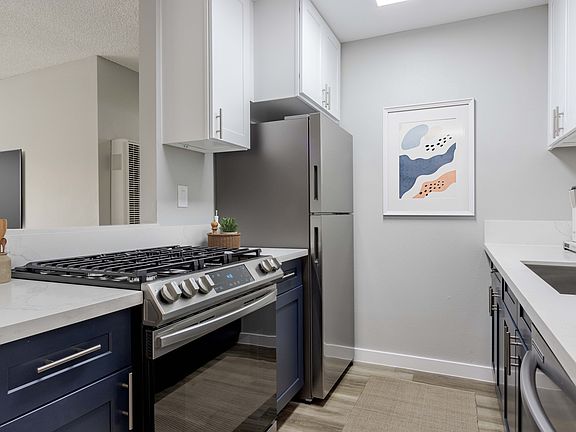 3rd image of 120 S Patterson Ave #98-106