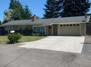 52382 SW 2nd St, Scappoose, OR 97056