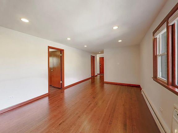 4th image of 4149 N Tripp Ave APT 8