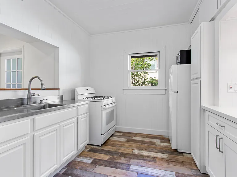 1009 2nd Ave — Photo 9