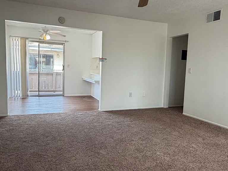 2702 W Aurora St — Photo 7