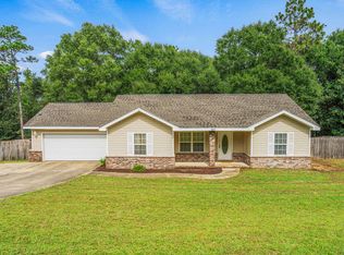 327 Lakeview Dr, Crestview, FL 32536