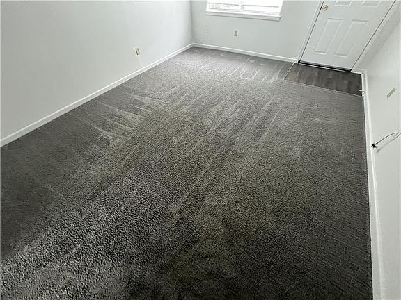 4th image of 513 W Avenue A