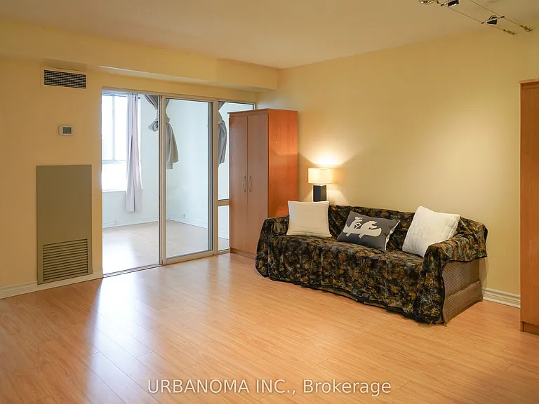 717 Bay St #409 — Photo 9