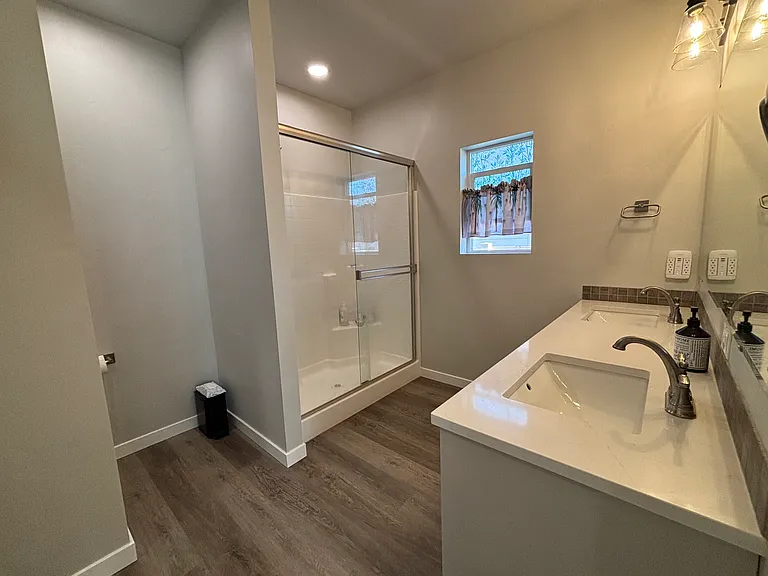 4858 N Elmstone Ave — Photo 33