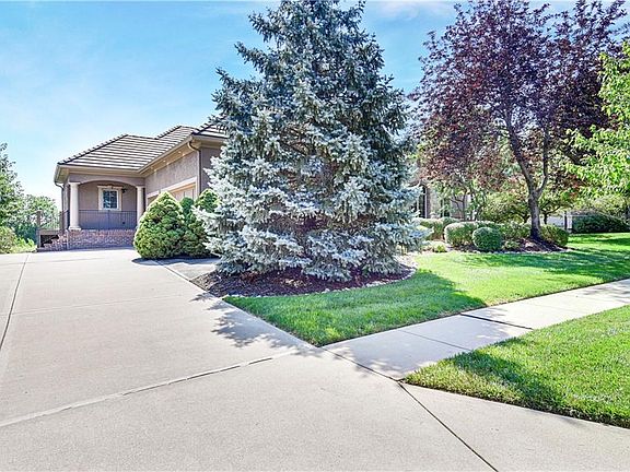 3rd image of 5605 Golden Bear Dr