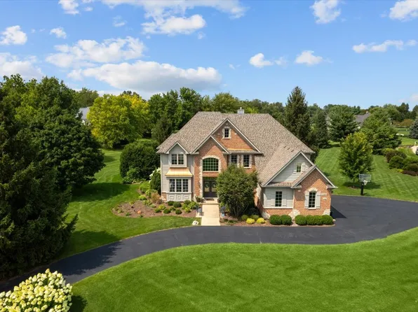 7N960 W Columbine St, Saint Charles, IL 60175