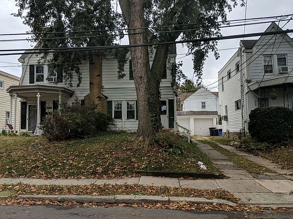 3rd image of 926 Anderson Ave