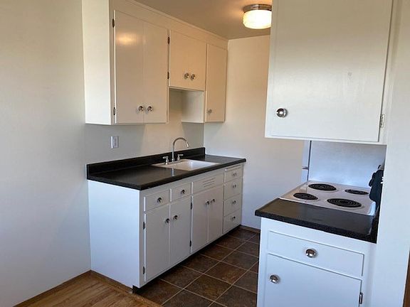 Dolores Manor (Kitchen)
