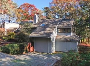 122 Metoxit Rd, East Falmouth, MA 02536
