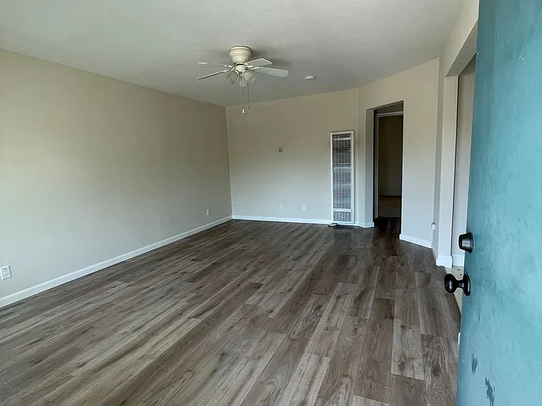 2206 Deborah Dr — Photo 1