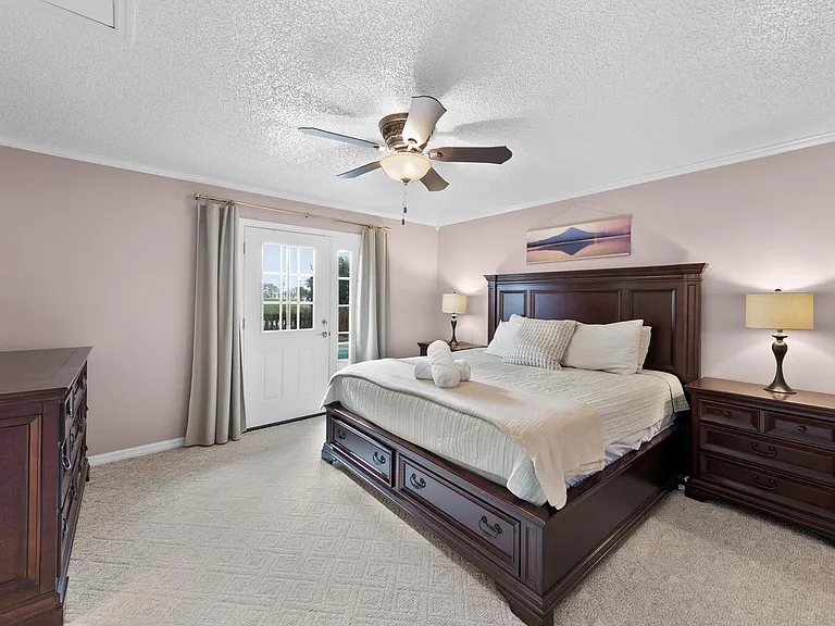 11152 Oak Ridge Dr S — Photo 2