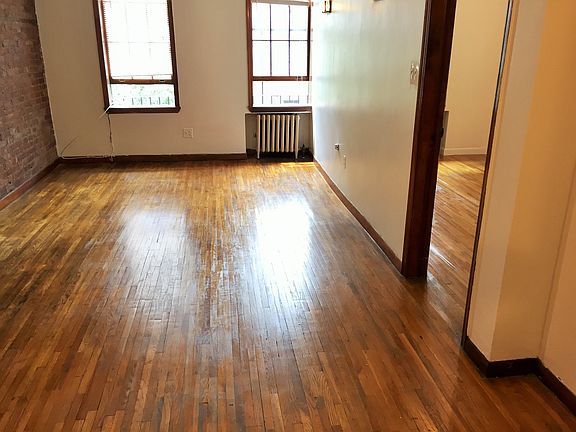 2nd image of 33 W 82nd St APT 3A