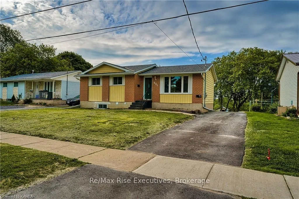 631 Aylmer Crescent Kingston — Photo 1