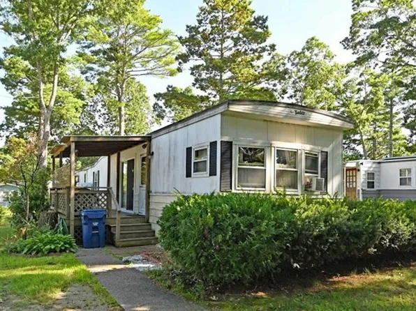 64 Timber Ln, West Wareham, MA 02576