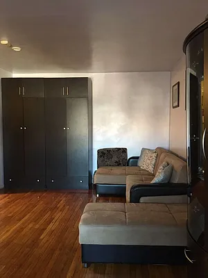 Sold by Starealty Estate LLC | media 21