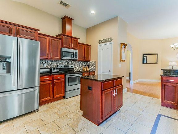 5th image of 5860 Chi Chi Cir