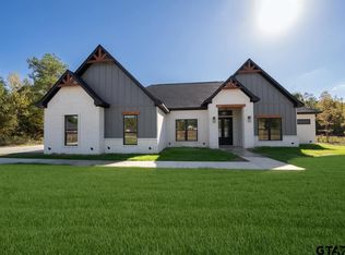 2910 Queens Way W, Marshall, TX 75672